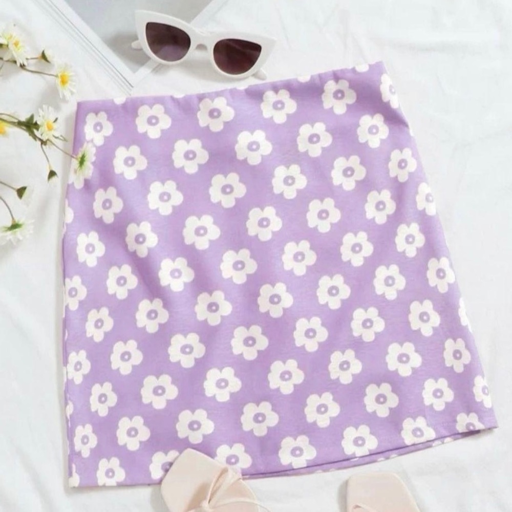 White flower purple skirt